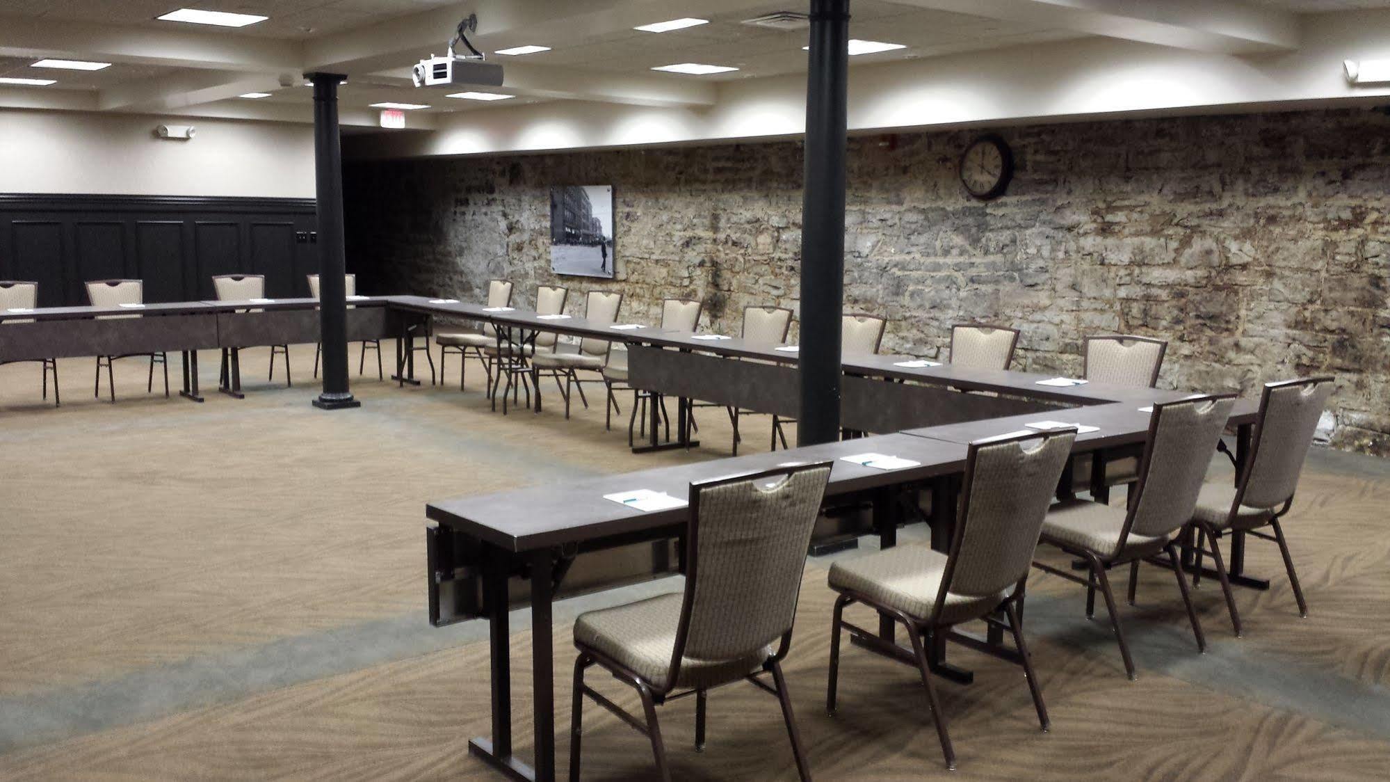 Homewood Suites By Hilton Indianapolis Downtown Ngoại thất bức ảnh
